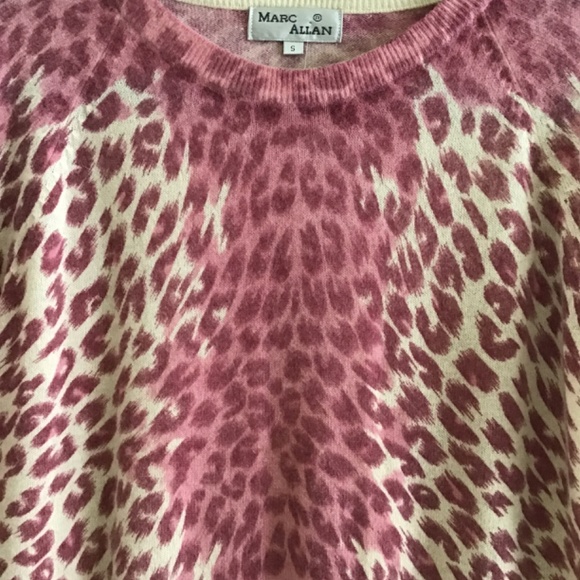 Marc Allan various shade of pinks and cream animal print sweater size S - Picture 2 of 8
